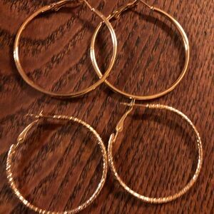 2 pairs of beautiful fashion jewelry hoop earrings